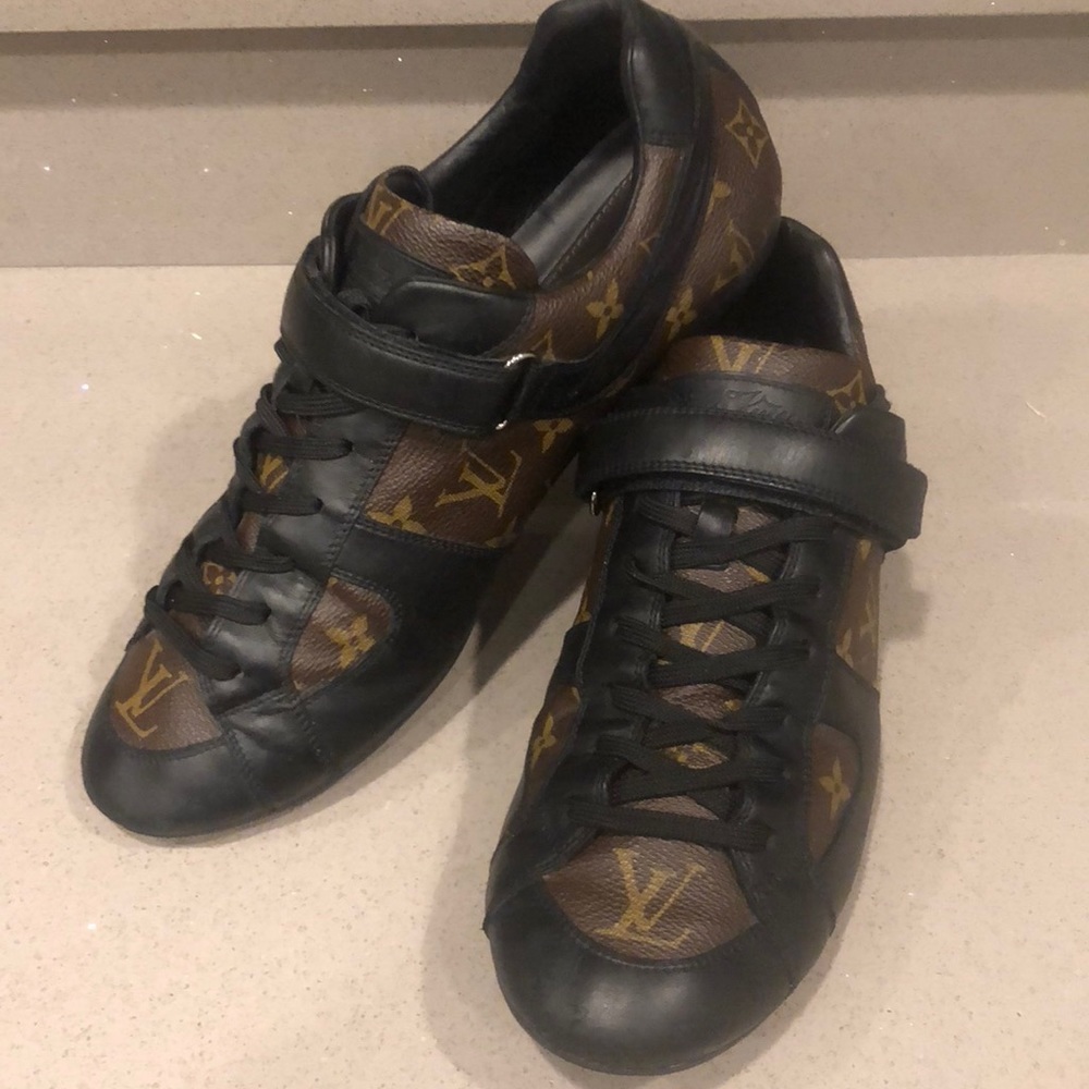 Louis Vuitton Mens sneakers (AUTHENTIC)
